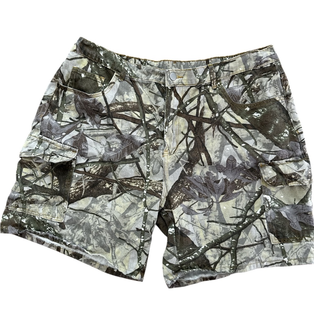 Vintage Y2K Skater Men’s Camouflage Cargo Shorts‎ Size XXL Retro Camo Cargo